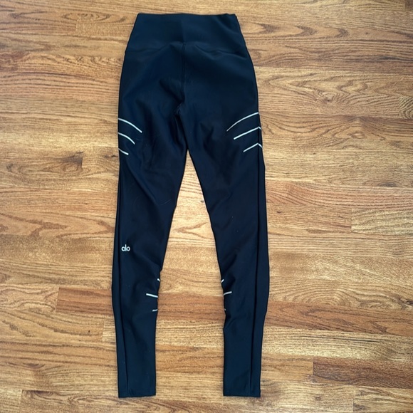 Alo women’s reflective pants size small - Picture 3 of 3